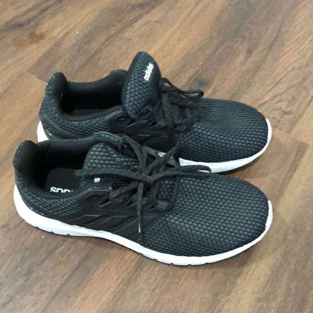Men’s Adidas black running shoes. Excellent condition. Size 11